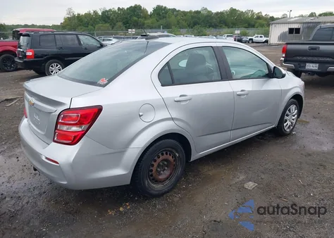 2017 Chevrolet Sonic Ls Auto z USA, uszkodzony, nr VIN 1G1JB5SG2H4131840